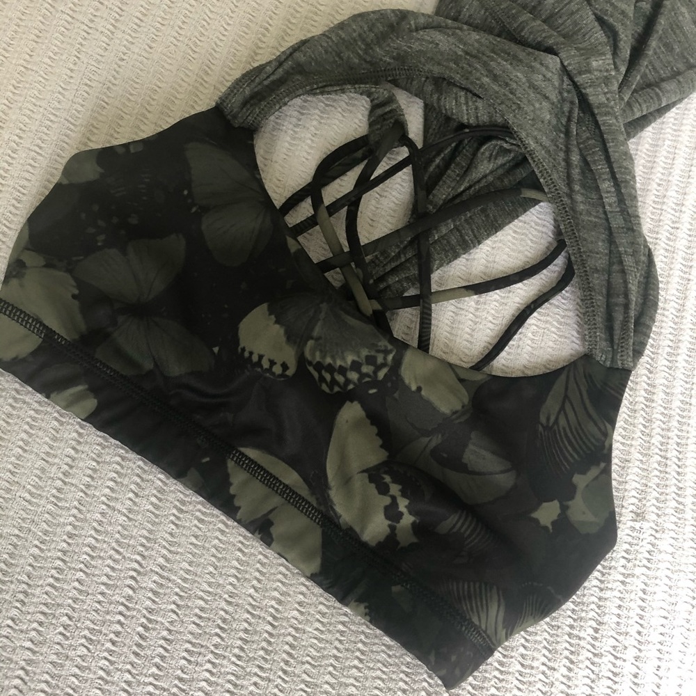 Lululemon tank with attached sports bra - Picture 4 of 4